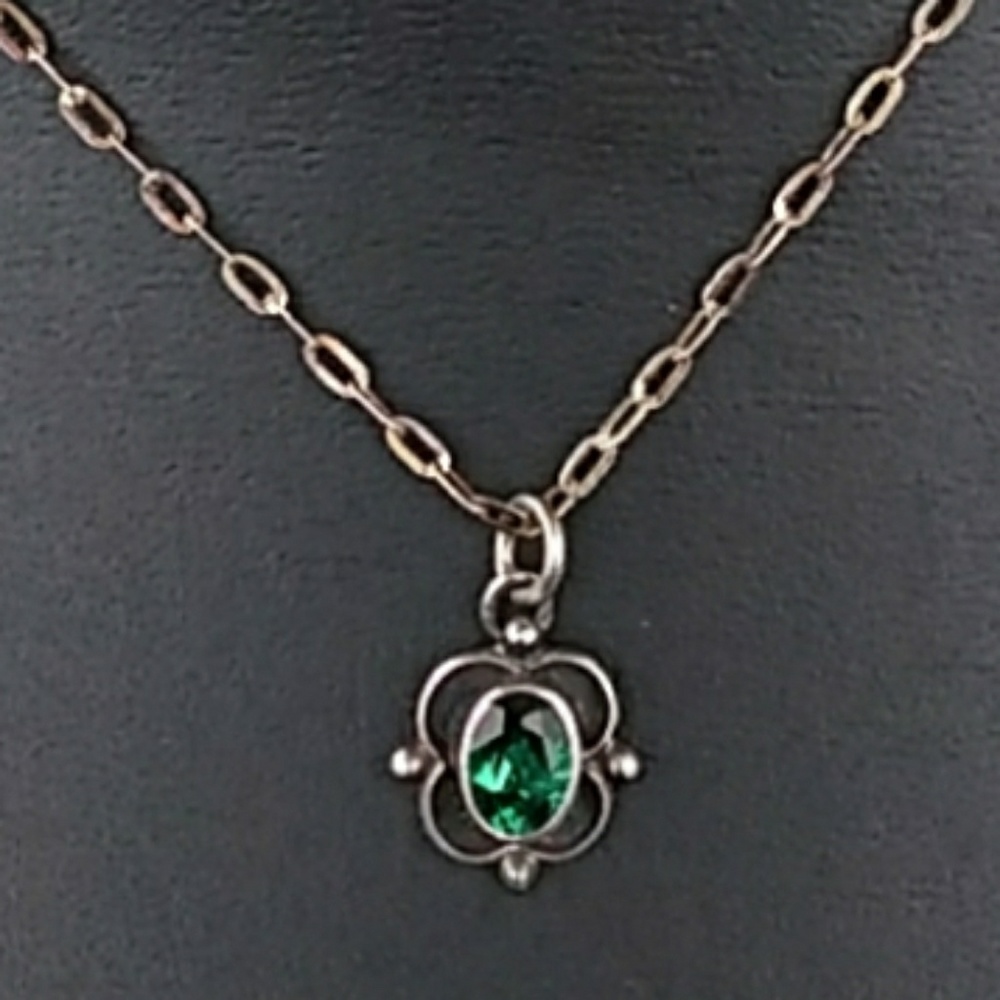 *WKEND SALE* S'Western Sterling Silver Emerald Pendant Dainty Necklace VINTAGE - Picture 3 of 8